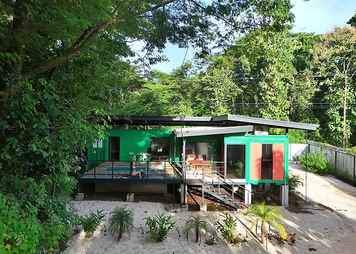 Jungle Container Private Pool 8 Min Avellanas